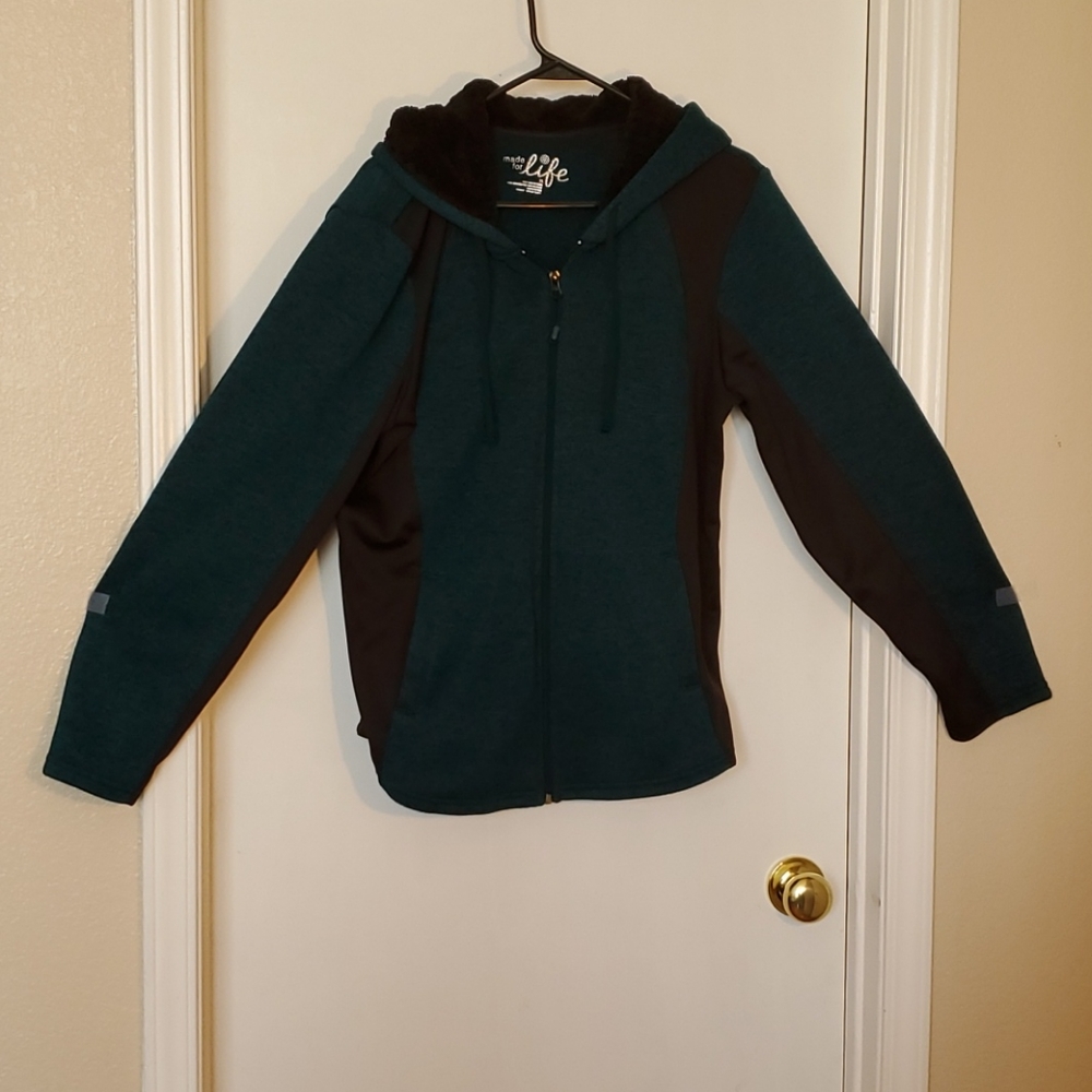An XL Green & Black Fitted Hoodie